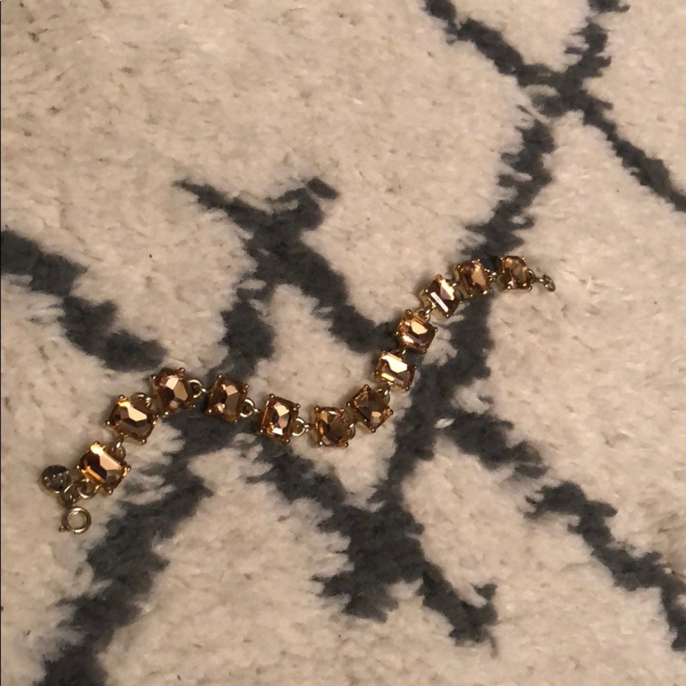 Light link and gold bracelet